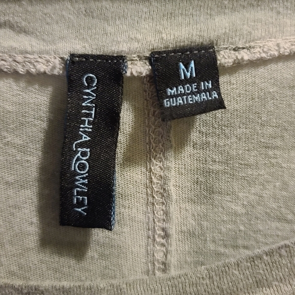 🦇2/$15-Cynthia Rowley slouchy shirt - Picture 7 of 9